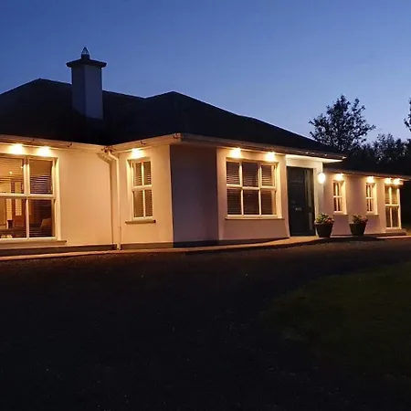 Superb 4 Bed / 3 Bath In Feriehus *