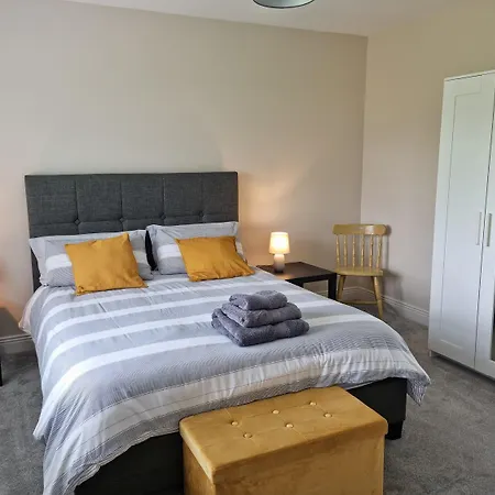 Superb 4 Bed / 3 Bath In Feriehus